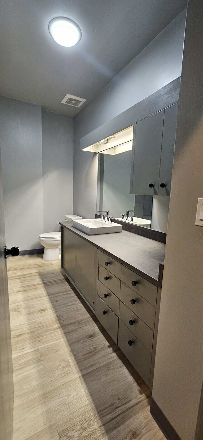 Building Photo - 2826 Rucker Ave