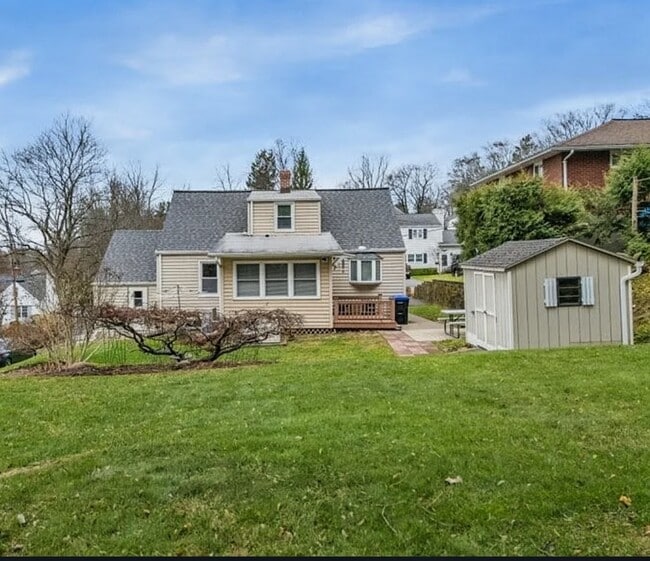 Building Photo - 328 Leroy Ave