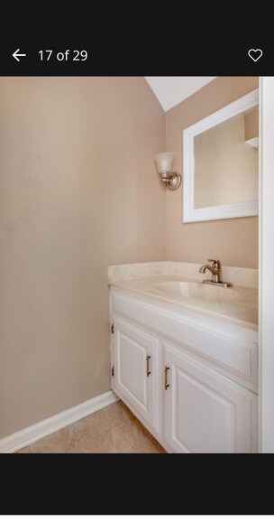 Building Photo - 102 Academy Square