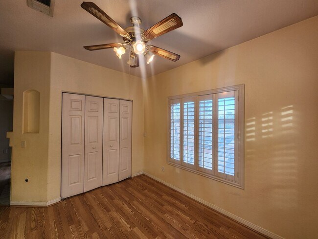 Building Photo - 2nd Story Condo in gated community close to the pool.