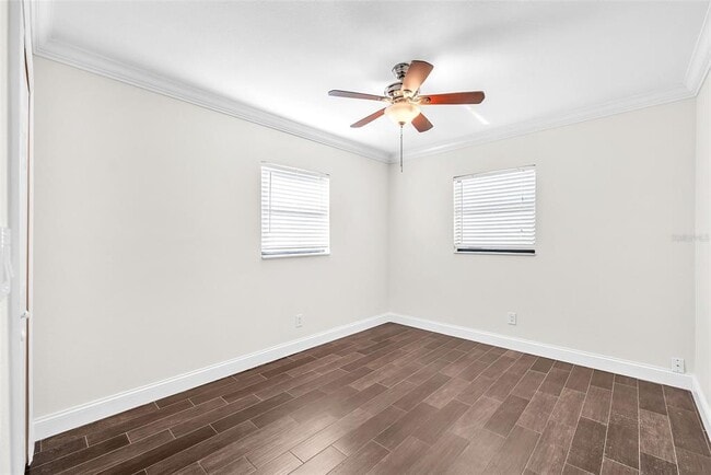 Building Photo - 2912 W Lake Ave