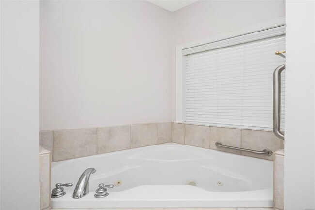 Building Photo - 5540 Ash Grove Cir