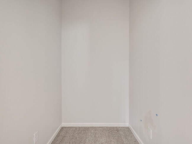 Building Photo - Newer Home in Moore!