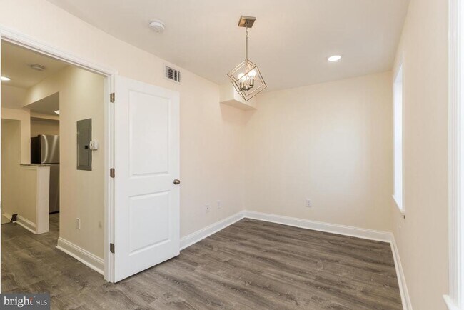 Building Photo - 537 N 33rd St