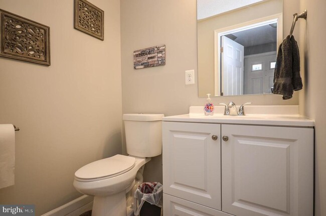 Building Photo - 27 Cross Country Ct