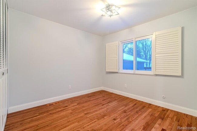 Building Photo - 122 N Helen Ave