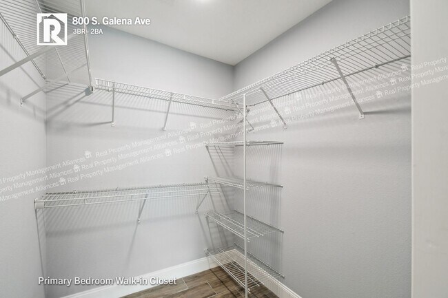 Building Photo - 800 S Galena Ave