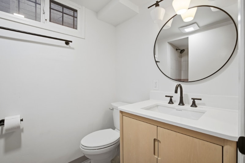 Building Photo - 5845 NE 30th Ave