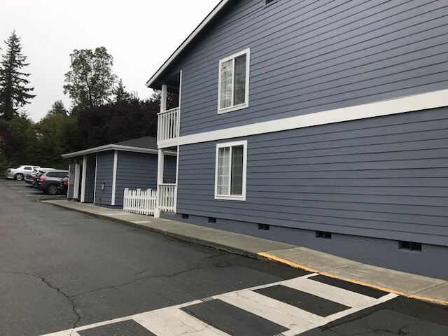 Building Photo - 855 Guard St