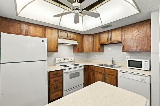 Building Photo - 2700 Bayshore Blvd