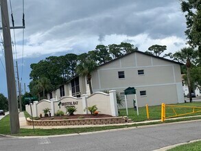 Building Photo - 428 Banana Cay Dr