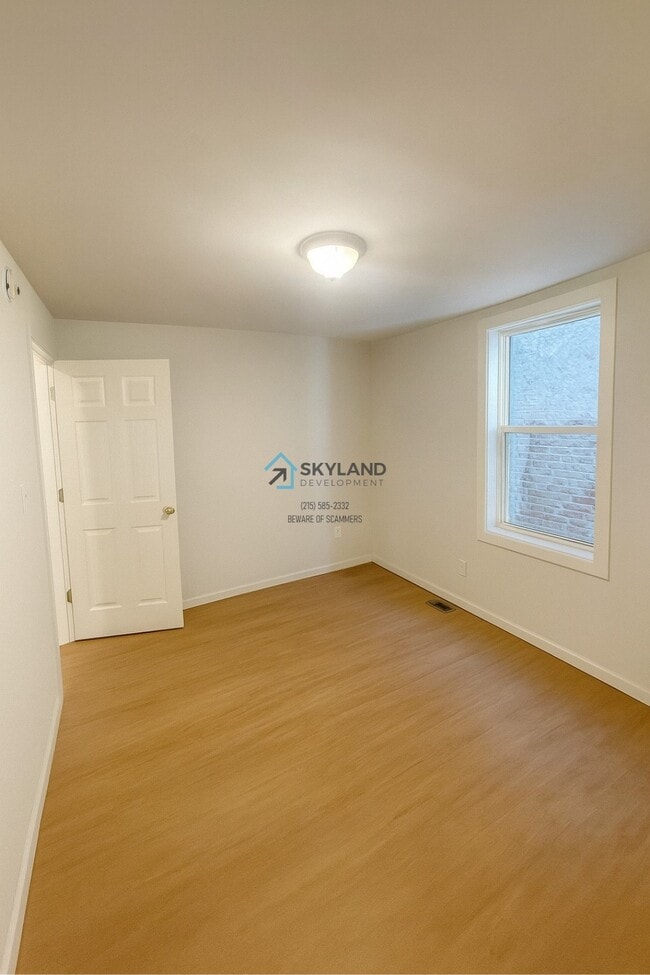 Building Photo - 1533 N Redfield St
