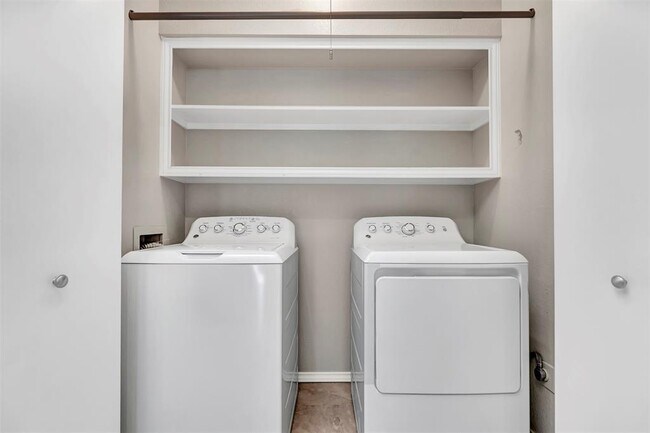 Building Photo - 3 Cedar Elm Cir