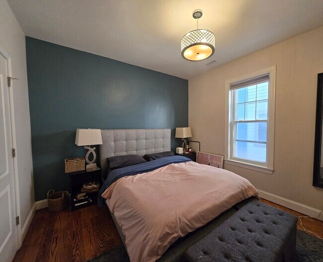 Building Photo - 306 Maverick St