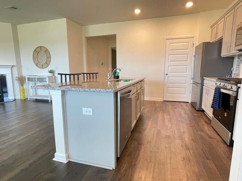 Building Photo - 350 Graham Campbell Ln