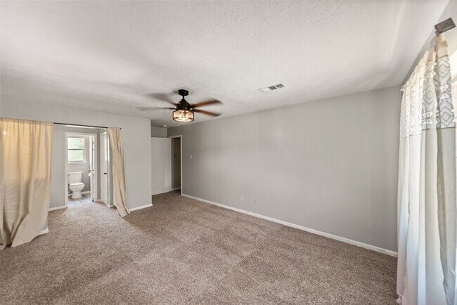 Building Photo - 8407 Barmby Ct