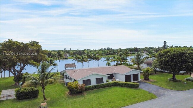 Building Photo - 10962 SW 117th St