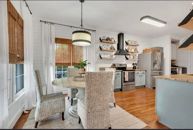 Building Photo - 2779 Landcashire Ct