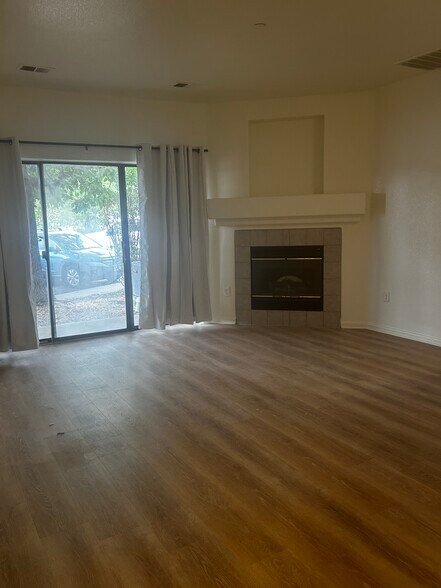 Living area easy access to patio - 7454 S Alkire St