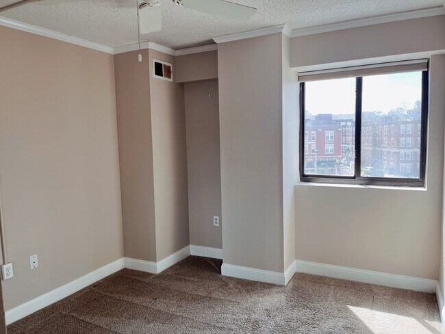 Building Photo - 15 N Beacon St