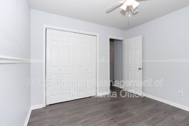Building Photo - 2739 Sanibel Ln SE