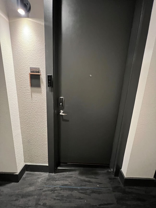 Building Photo - 9127 Research Blvd