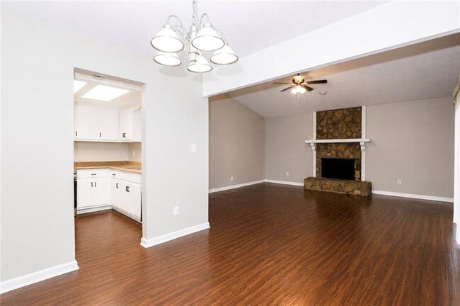 Building Photo - 8671 Woodside Ln