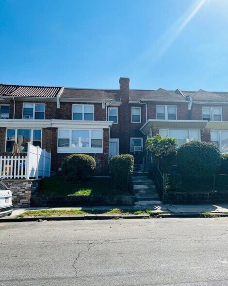 Building Photo - 1806 67th Ave