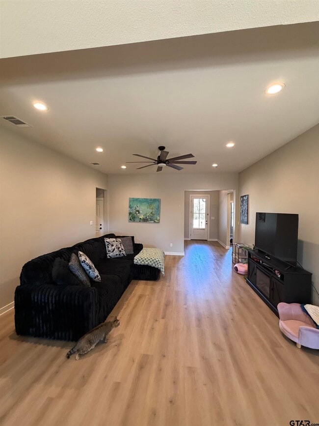 Building Photo - 11201 County Rd 166