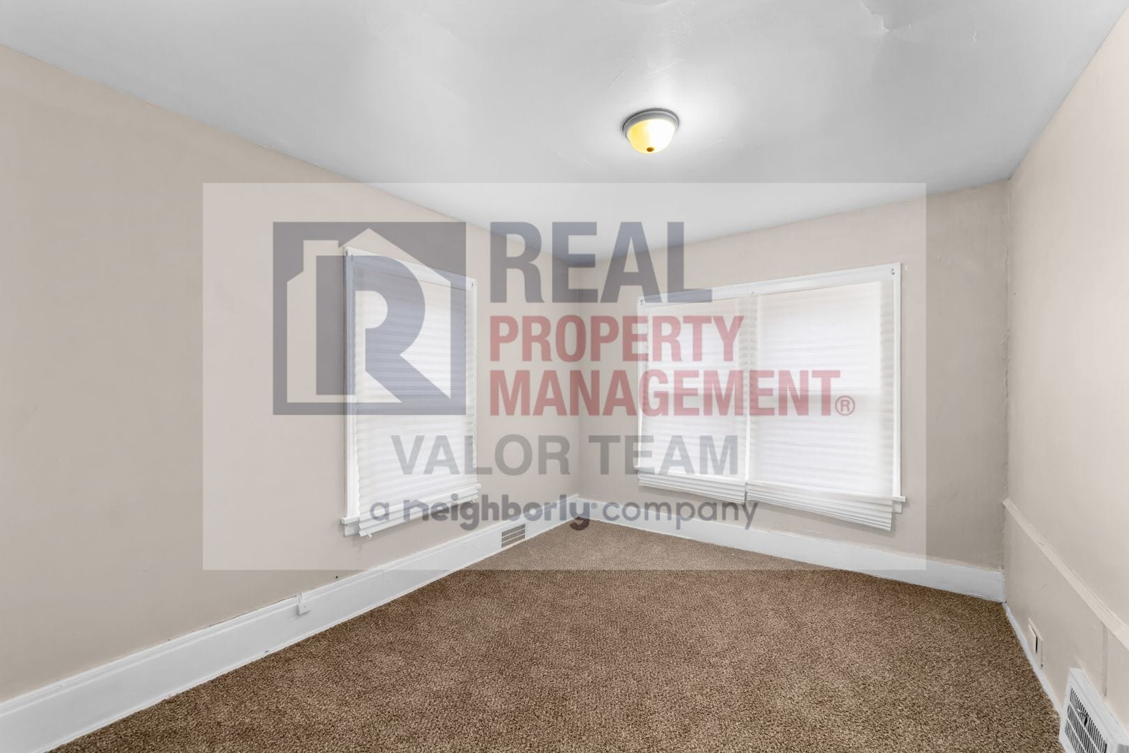 Building Photo - House Comfortable