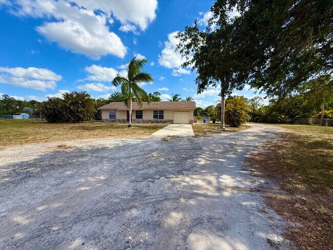 Building Photo - 16394 Pimlico Dr E