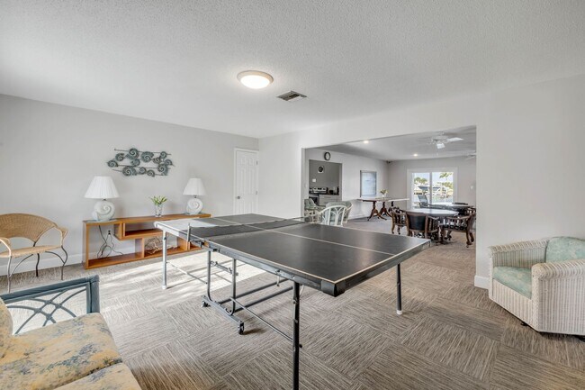 Building Photo - New Smyrna Fully Furnished 2BD/2BA Beach Condo in Waterfront Community!