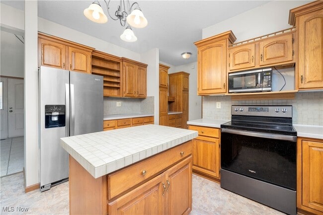 Building Photo - 4591 S Memorial Shoreway Dr