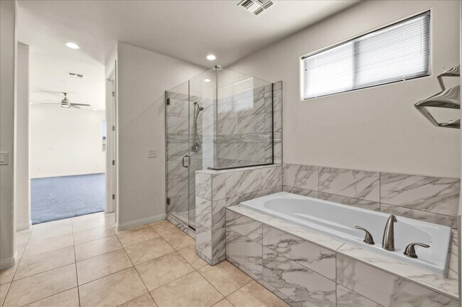 Building Photo - 56923 Ivanhoe Dr