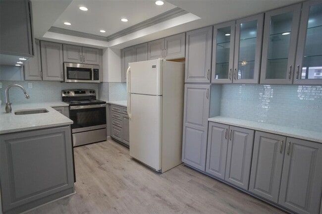 Building Photo - 400 Island Way