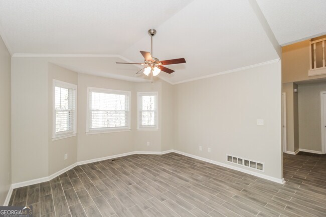 Building Photo - 215 Allatoona Highland Dr