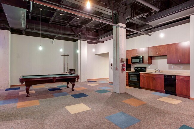 Building Photo - 404 Washington Avenue N 104