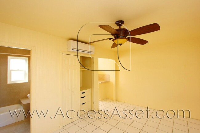 Building Photo - (*) Ave. La Fonda 78660