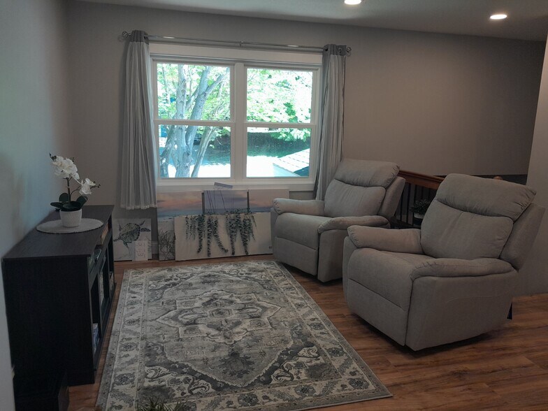 Building Photo - 15423 Trillium Cir