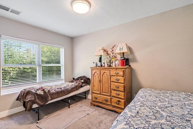 Building Photo - 1554 Laurel St