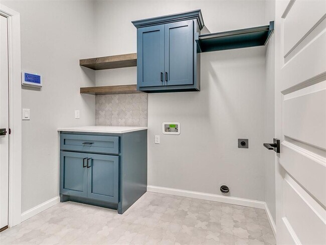 Building Photo - 3013 SW 133rd St