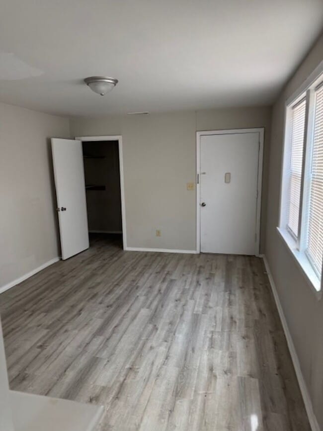Building Photo - Completely renovated 2 bedroom in desirable North Augusta Neighborhood