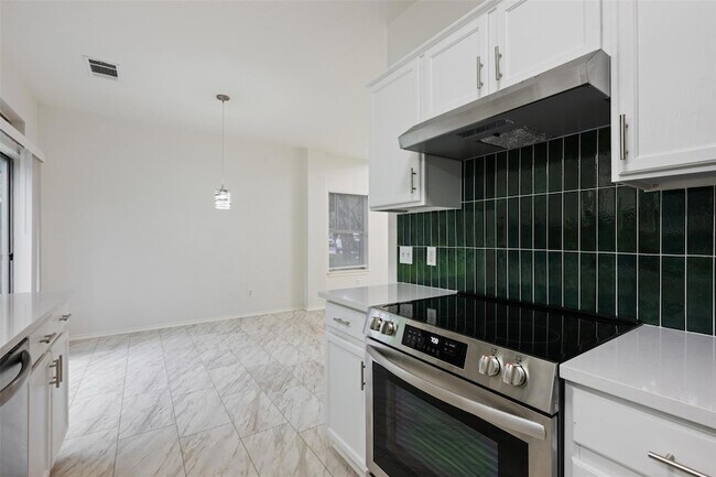 Building Photo - 4501 Whispering Valley Dr