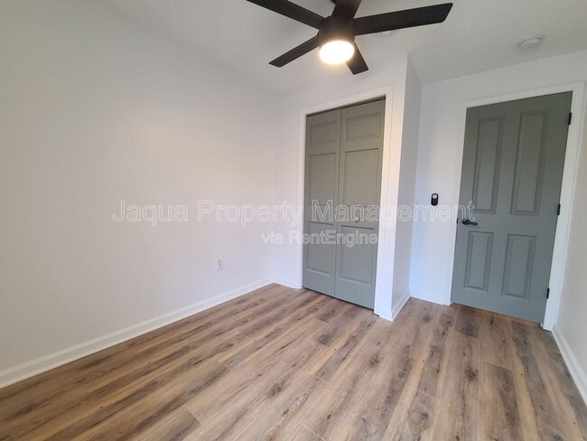 Building Photo - 556 Broadway St