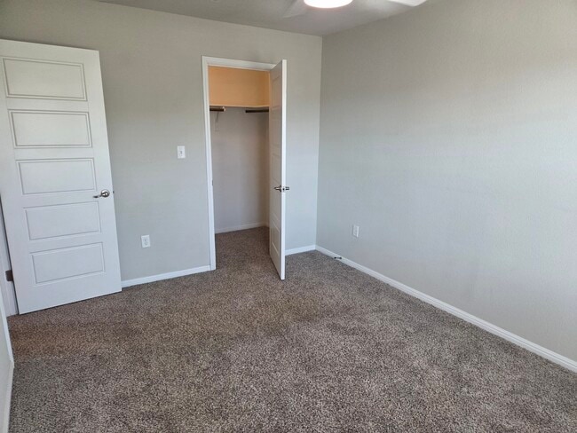 Building Photo - 2304 S Lakeline Blvd