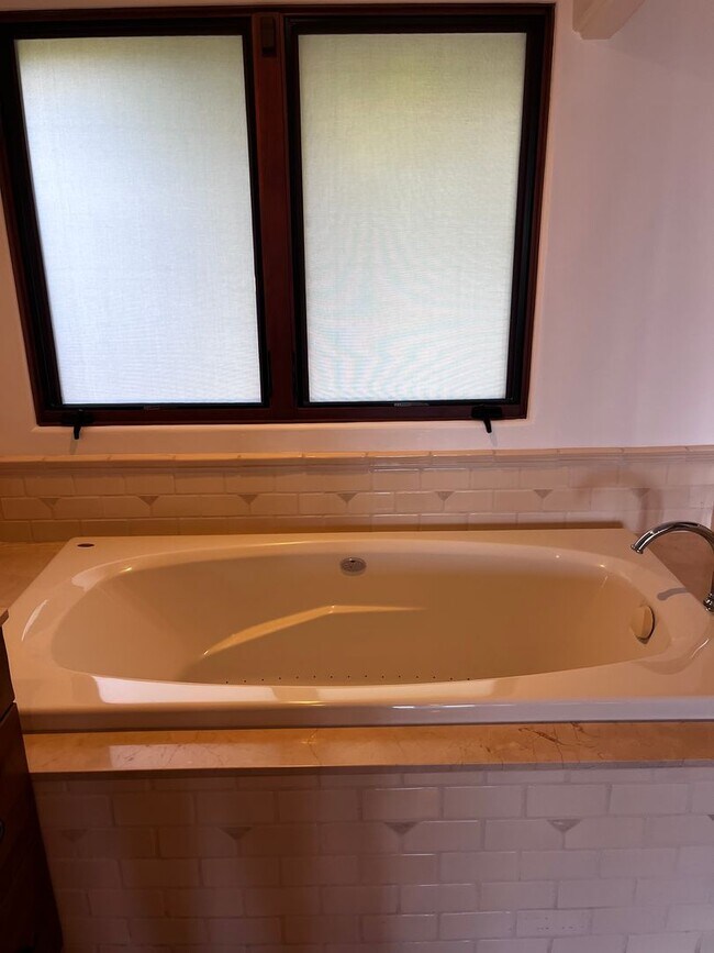 Building Photo - Montecito Property with a View and a Pool ...