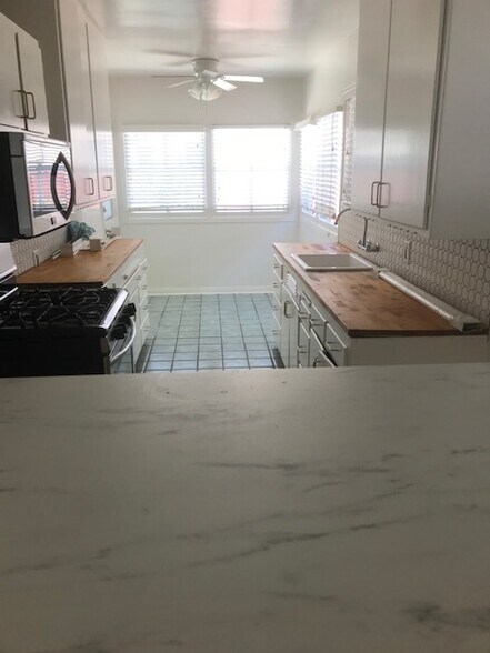 Kitchen - 1435 Ximeno Ave
