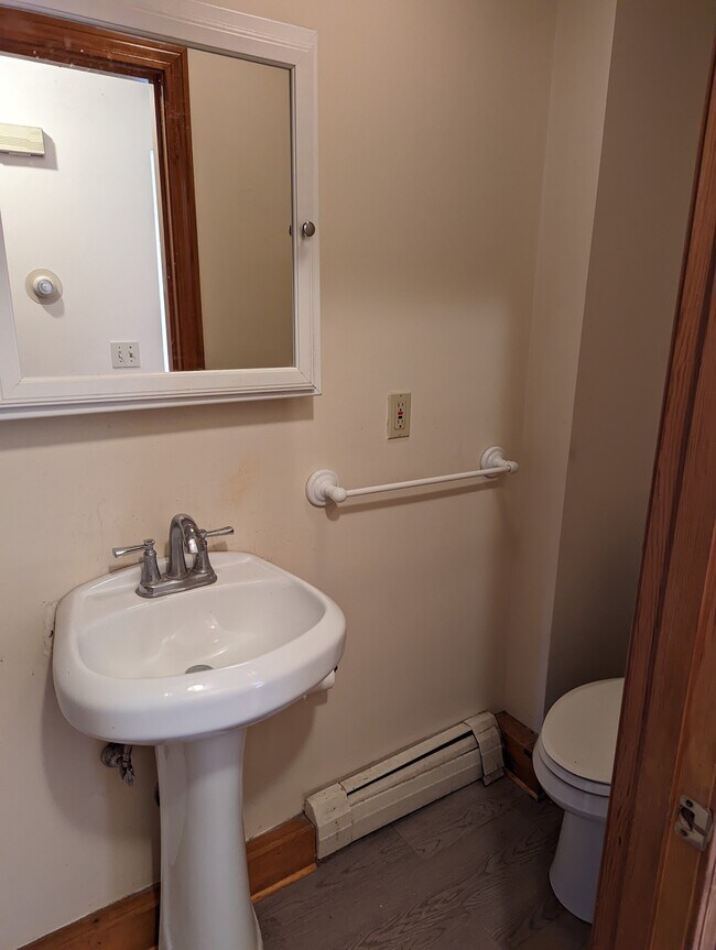 Building Photo - 312 Cambridge St