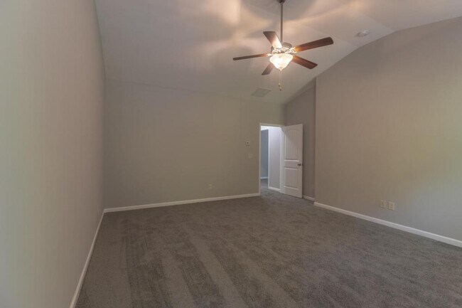 Building Photo - 5046 Apple Grove Rd NE
