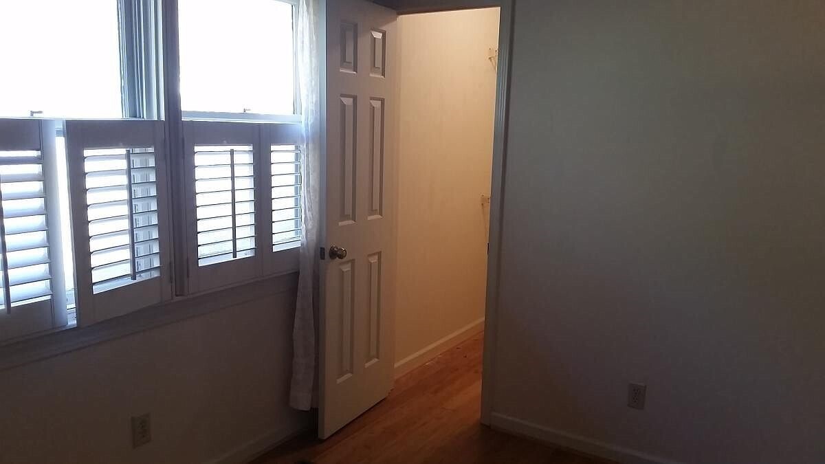 Building Photo - 601 Cedar Crest Dr